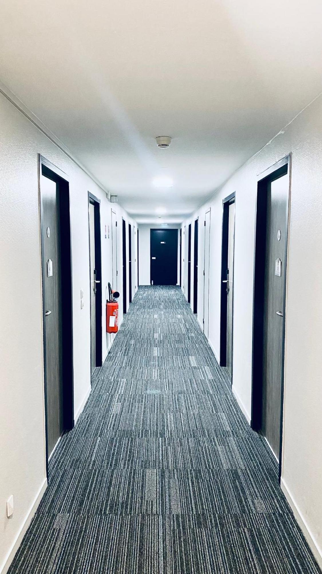 Hotel Authentic By Balladins Valenciennes Aéroport