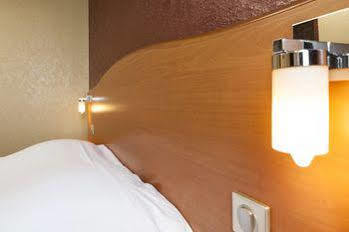 Authentic By Balladins Valenciennes Aéroport Hotel